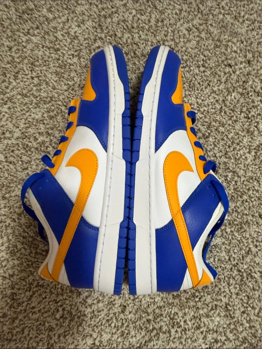 Nike Low-Top Sneakers in Yellow, Blue & White